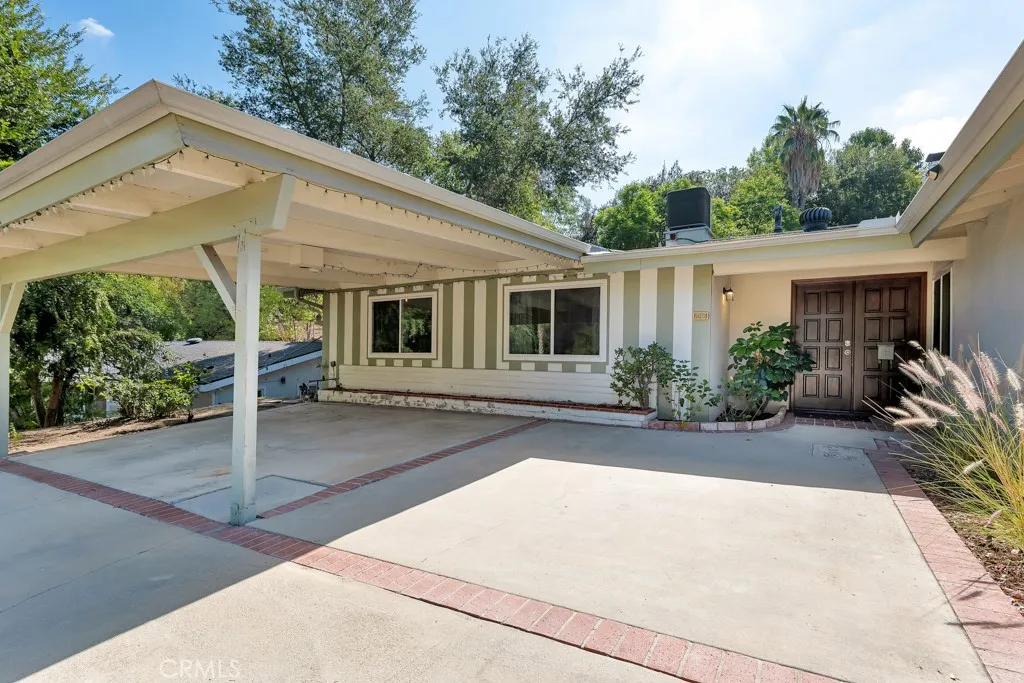 20466 Miranda, Woodland Hills, California 91367 home-pic-4